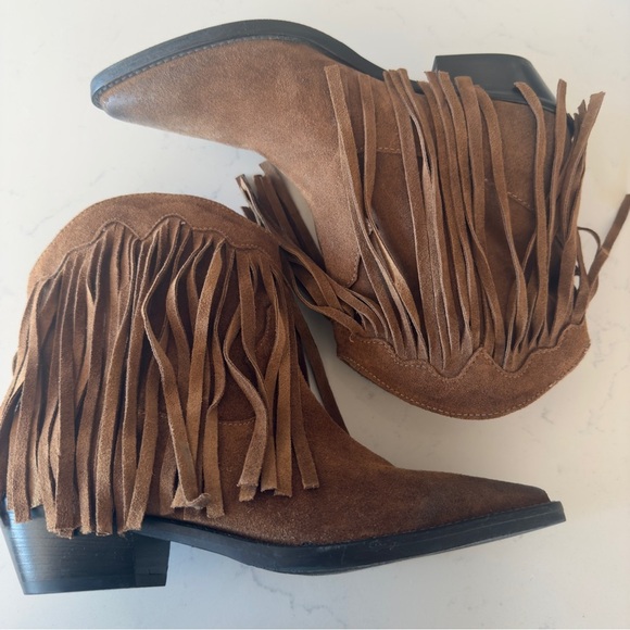 Sundance suede Made in Italy Fringe boots in Camel Size: 38EU/ 8US - Picture 3 of 7